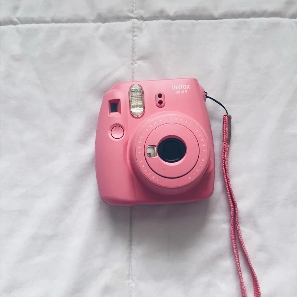 Fujifilm Instax Mini 9 Camera - Vibrant Pink